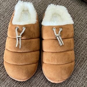 Juicy Couture Tan Slippers with Cream Fur